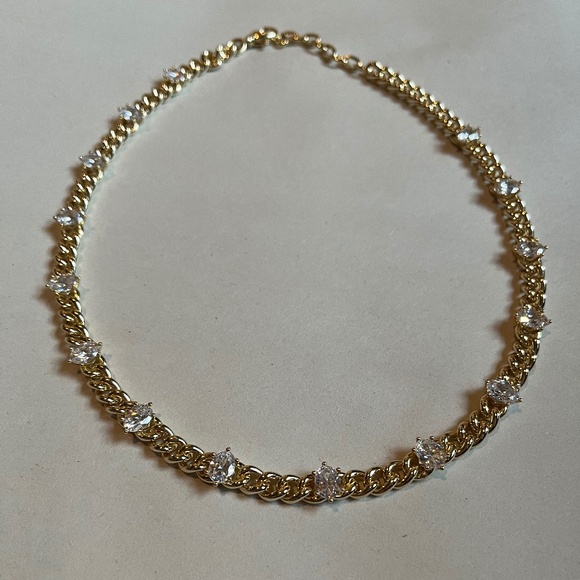 KENDRA SCOTT Cailin Crystal Chain Gold Embellished Gold Plated Zirconia Necklace - Picture 4 of 6